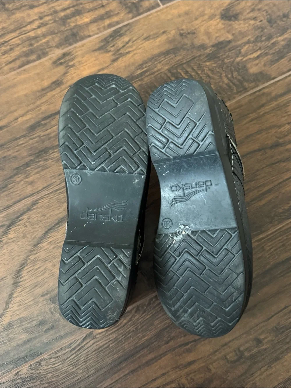 Dansko PROFESSIONAL TOOLED BLACK Womens Leather Slip On Clogs Shoes Size 38 - Picture 7 of 9
